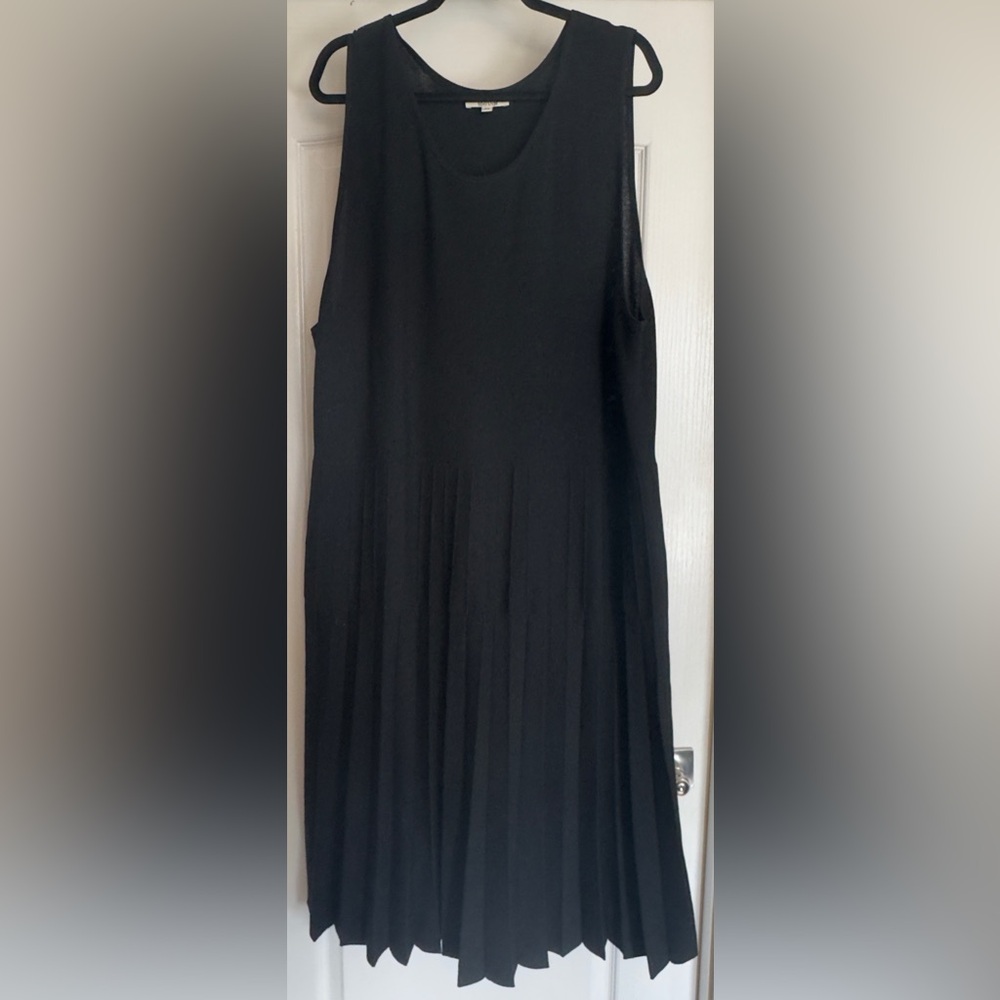 Elegant Black Sleeveless Midi Dress